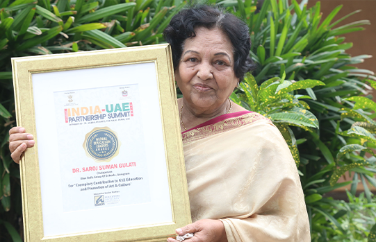 dr-saroj-suman-gulati-director-blue-bells-group-of-schools-conferred-with-global-education-leaders-award-2018